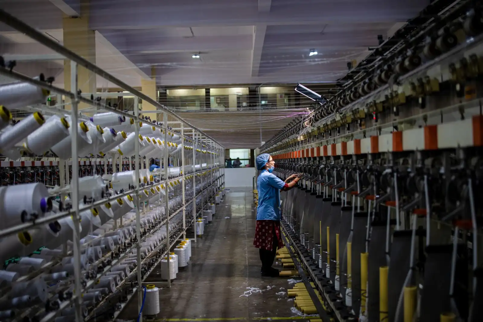 华南手机壳市场最新趋势:镜头膜与指环扣应用方案分析