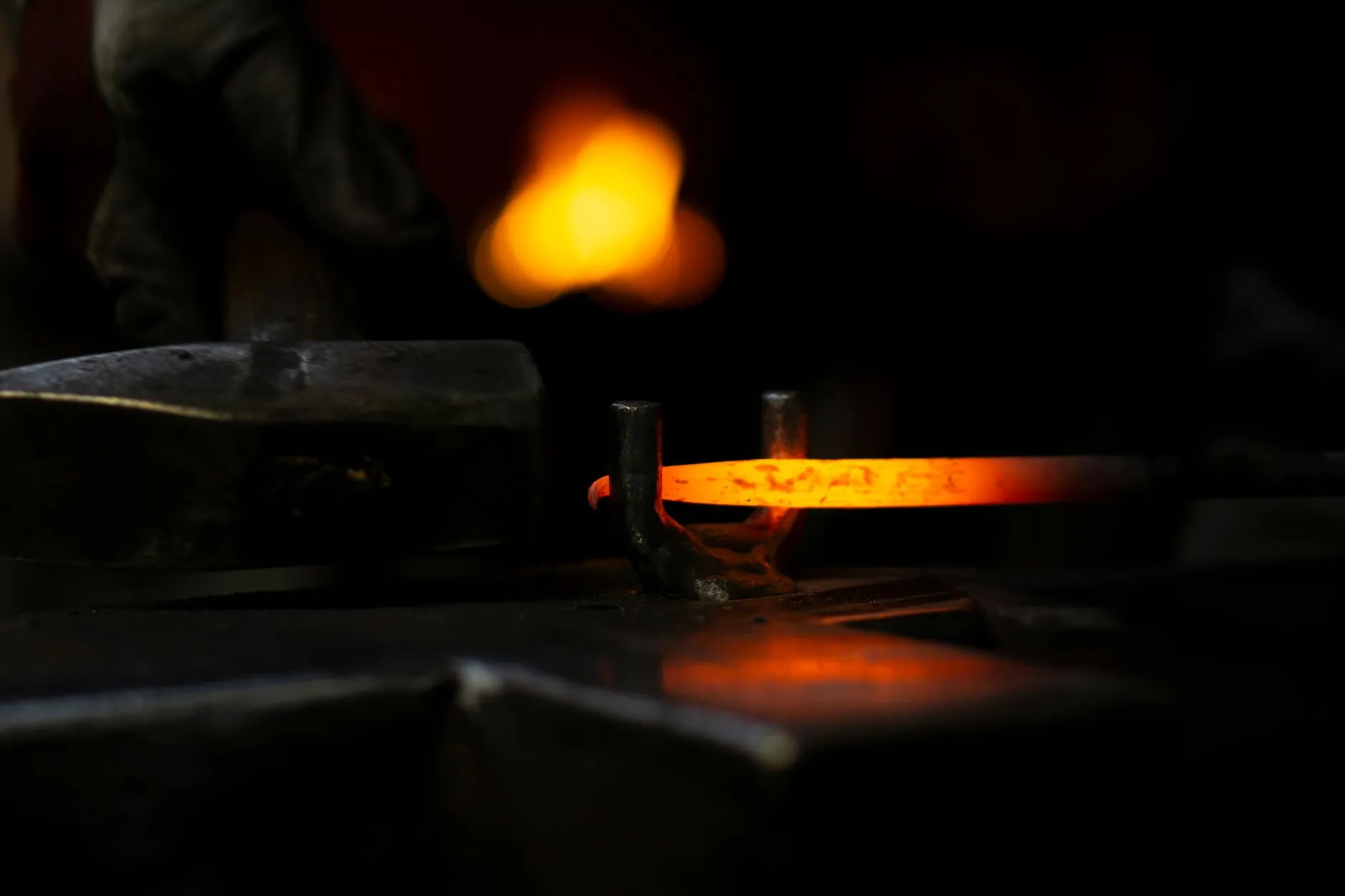 手机挂绳与壳膜一体化防护方案技术解析