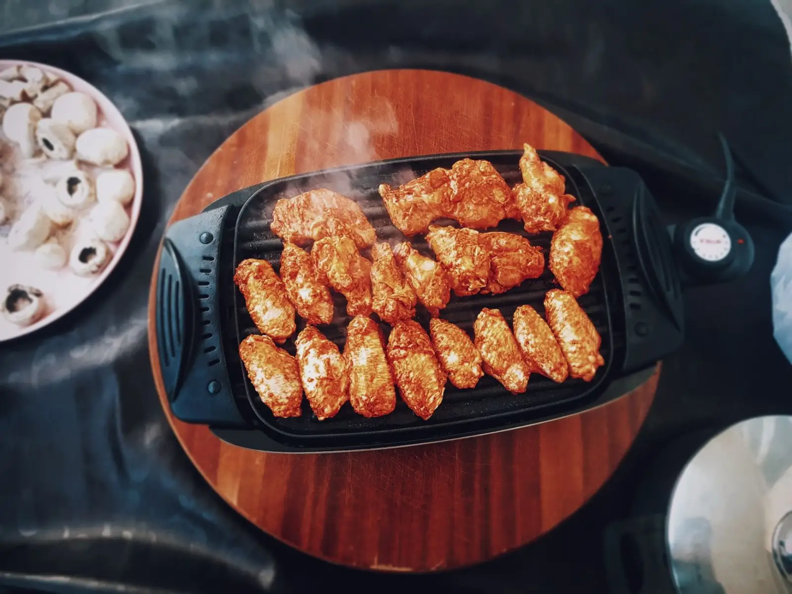 2024年手机钢化膜与镜头膜技术升级趋势解析