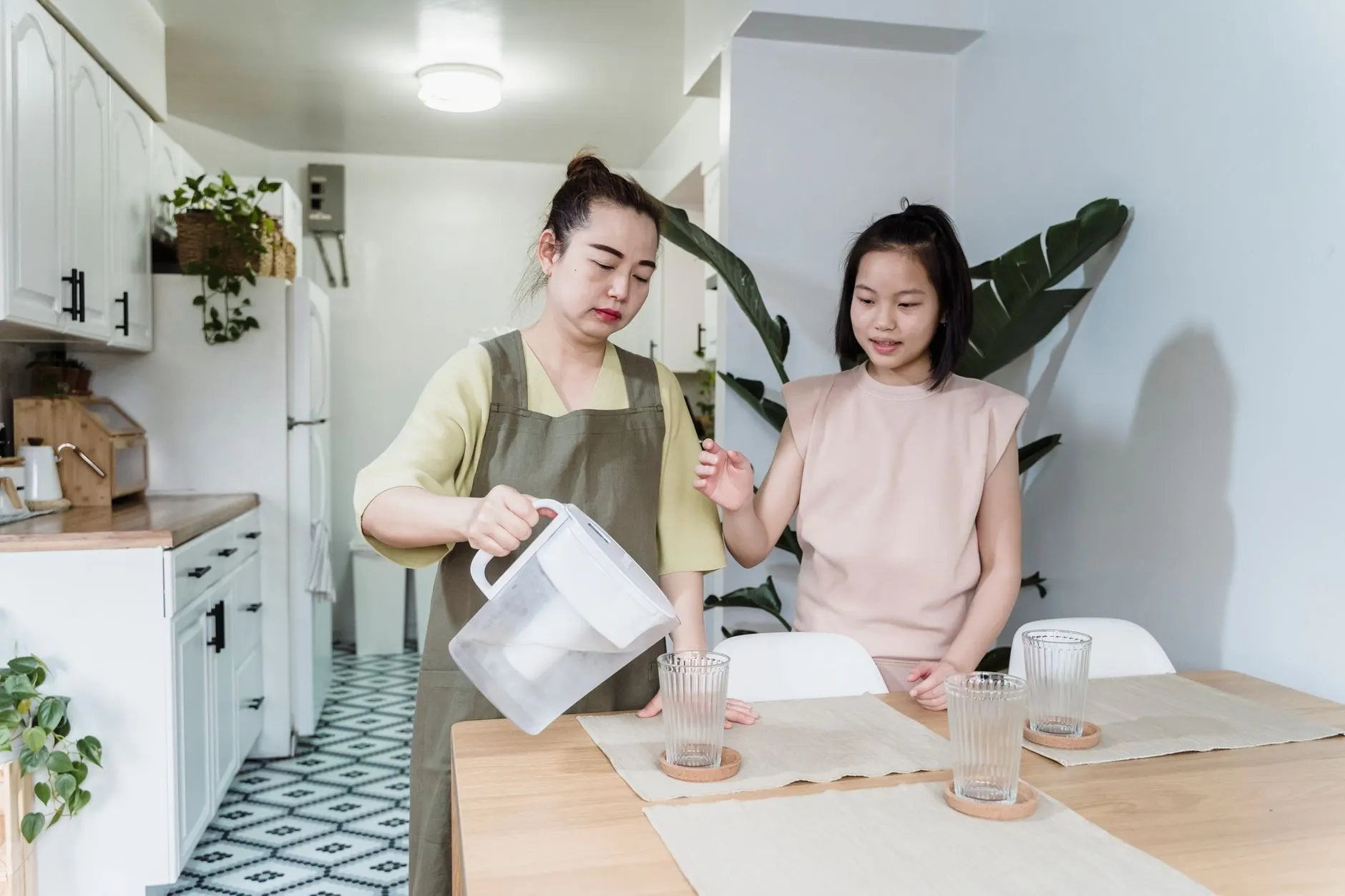 深圳手机配件市场钢化膜技术迭代与选购要点解析