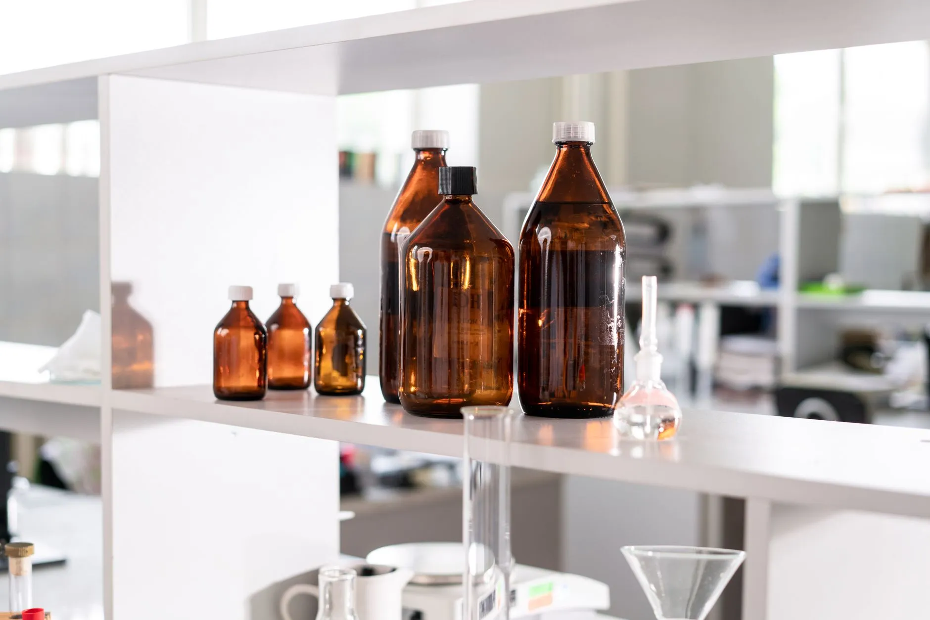 手机壳与镜头膜一体化防护方案的设计要点及技术实施路径